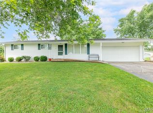 457 Maple Dr, Bethalto, IL