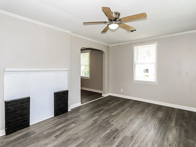 935721_018_living_room_12902442.jpg