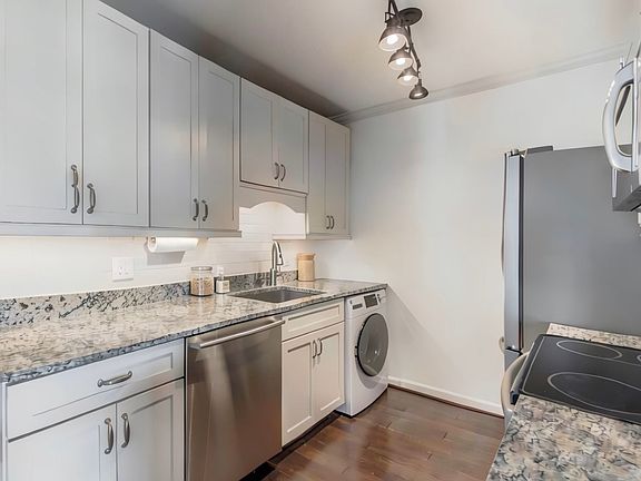3rd image of 4103 Benjamin Ave APT 7