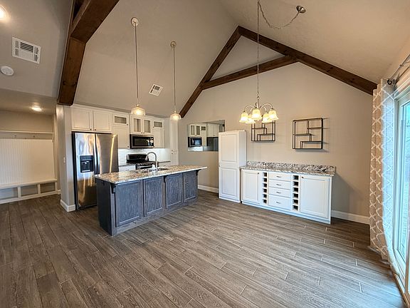 5th image of 4224 Highland Dr