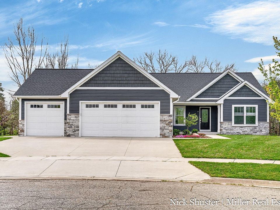1st image of 128 Thorn Hill Ct