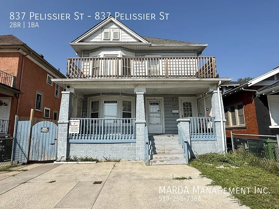 Charming 2 Bed/1 Bath Main Floor Unit Downtown - All Inclusive! — Photo 1