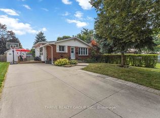 35 Surrey Cres, London, ON N6E1T7