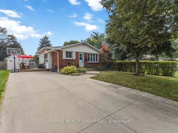 35 Surrey Cres, London, ON N6E 1T7