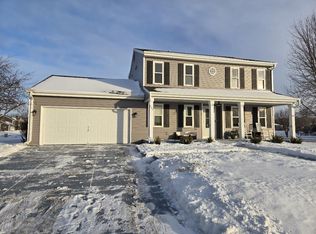 237 Royal Ridge Drive, Oconomowoc, WI 53066