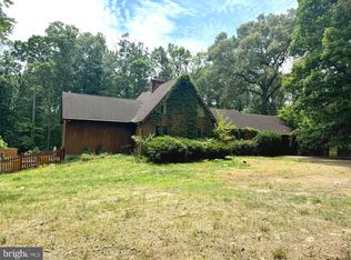 1567 Colony Rd, Pasadena, MD 21122