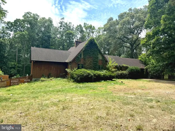 1567 Colony Rd, Pasadena, MD 21122