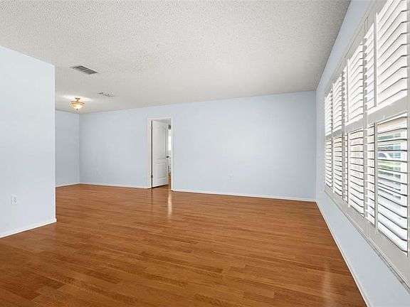 4th image of 6408 29th Ave W