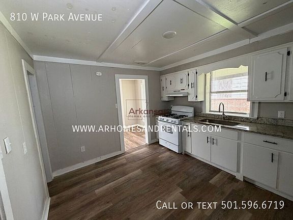 5th image of 810 W Park Ave