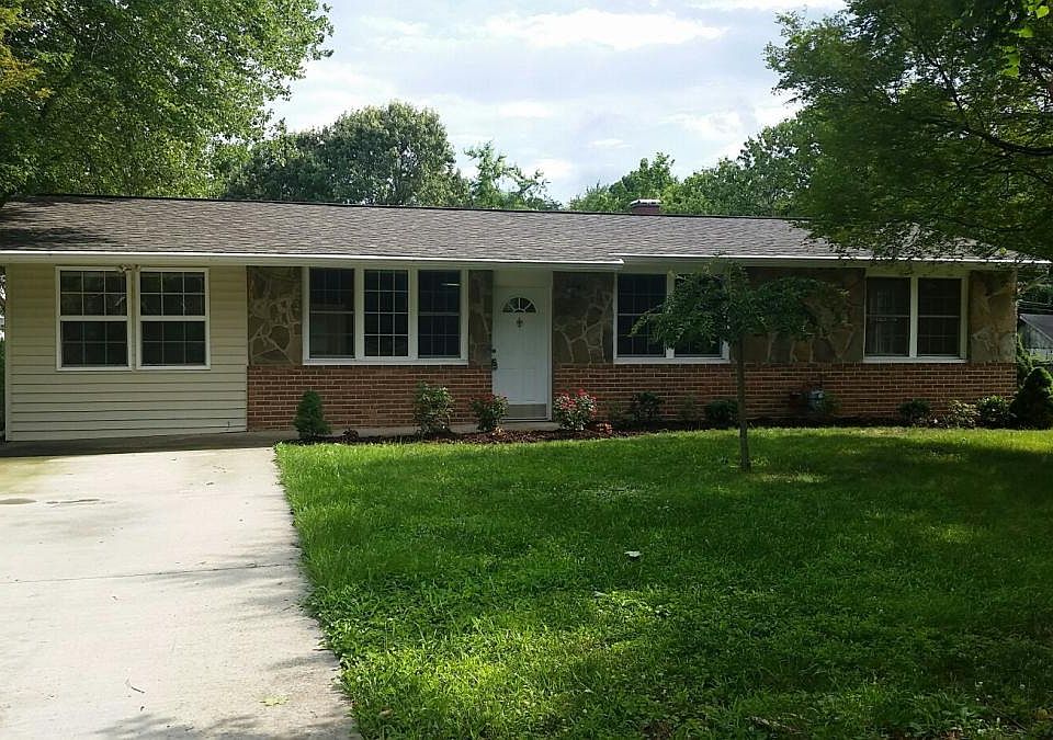 1st image of 211 Otis Dr