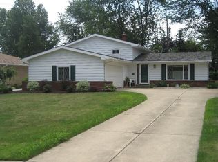 3001 King Richard Dr, Parma, OH