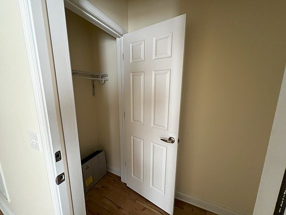 3rd image of 4528 S Hermitage Ave #1F