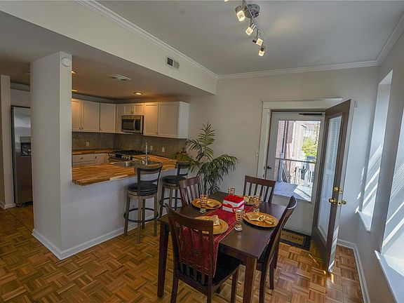 4th image of 5817 Nina Pl APT 1E