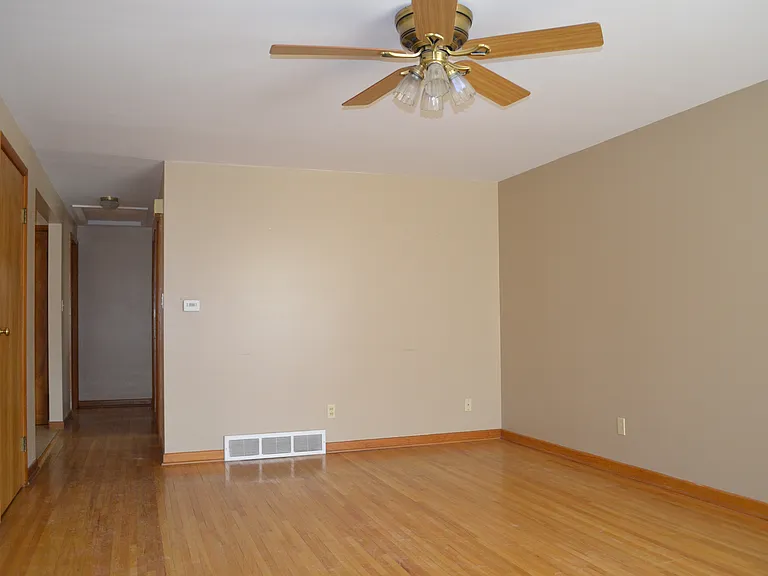 147 Edgewood Ave — Photo 6