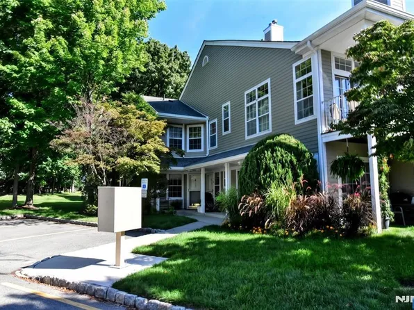 1240 Garrison Court, Mahwah, NJ 07430