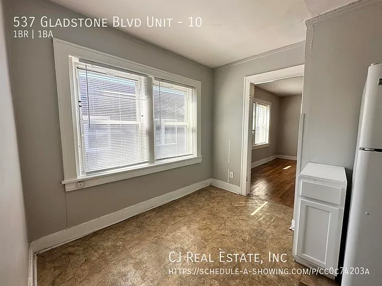 537 Gladstone Blvd #10 — Photo 6