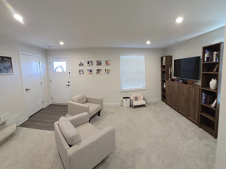210 Fost Blvd — Photo 4