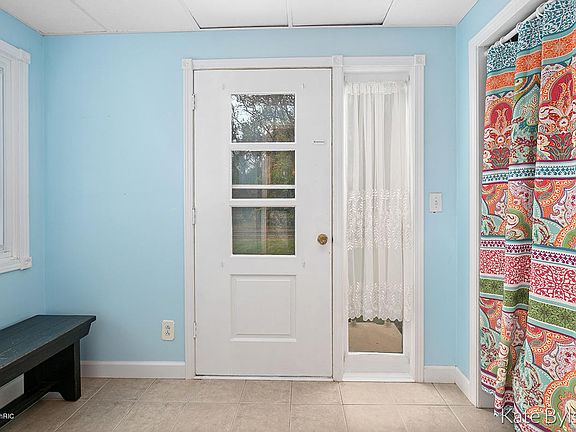 3rd image of 2769 Richmond St NW
