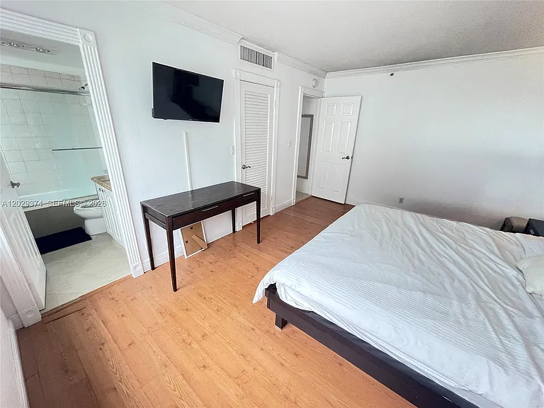 9195 Collins Ave #1001 — Photo 21