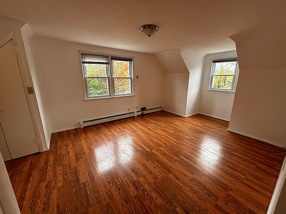 3rd image of 37 Garden Ct S Floor 2