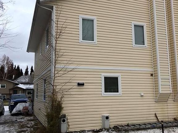 2nd image of 60 Steelhead Rd #B