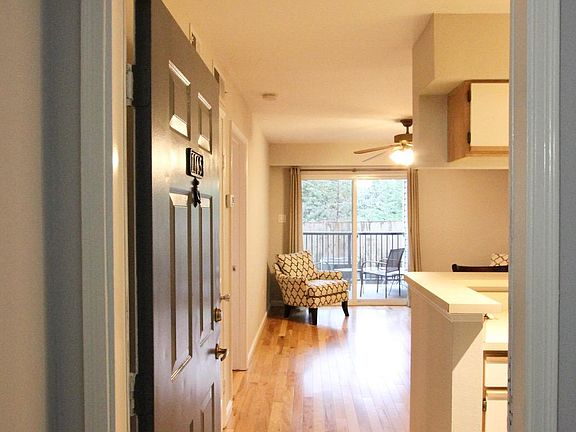 2nd image of 3307 Wyndham Cres #1165