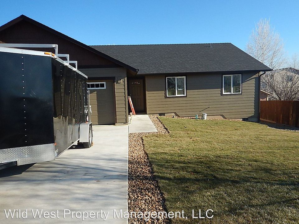 1st image of 2590 NE Bobbi Pl