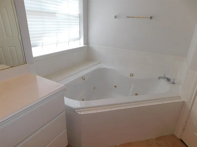 2710 Grants Lake Blvd #F4 — Photo 18