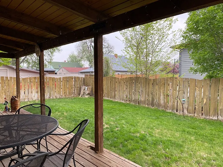 517 Endicott St — Photo 43
