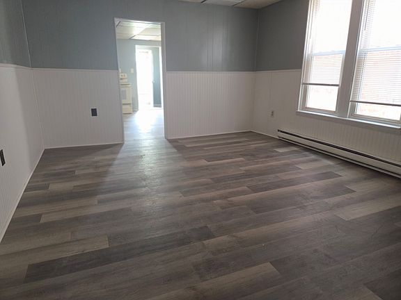 2nd image of 640 N Mulberry St #1