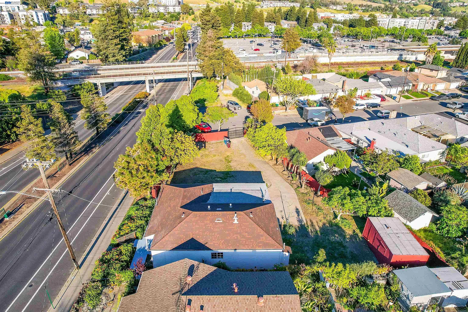 387 Tennyson Rd photo 1