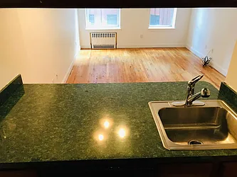 Rented by Roberto Guilbet, LREB