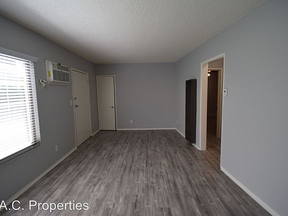 3rd image of 4201 Arch Dr APT 3