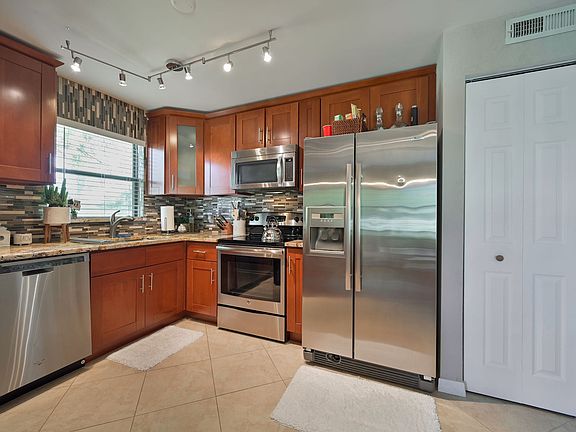 4th image of 13240 White Marsh Ln #3122