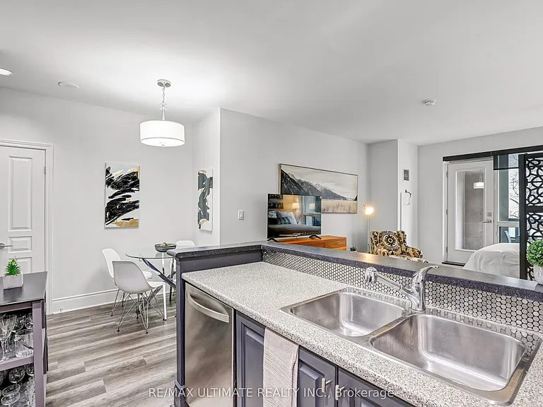 102 Bloor St W #605 — Photo 9