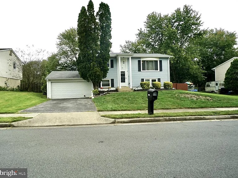 12913 Kerrydale Rd — Photo 2