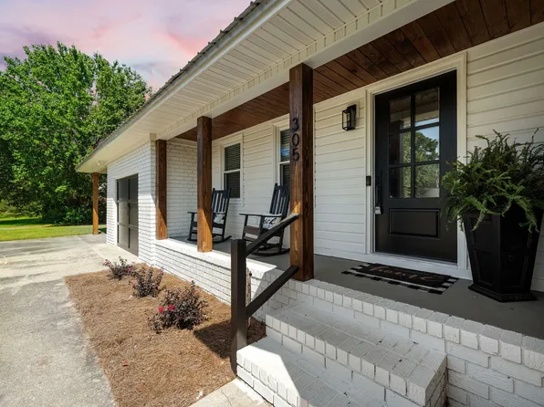 305 Meadowlark Ln, Moncks Corner, SC 29461