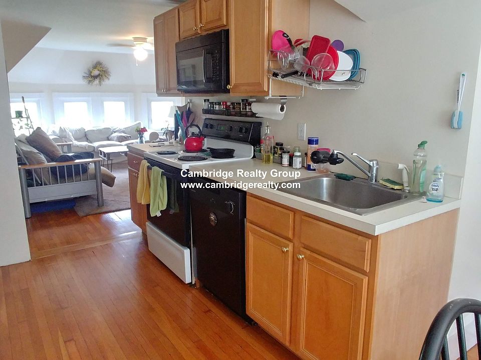 1st image of 1539 Cambridge St #4T