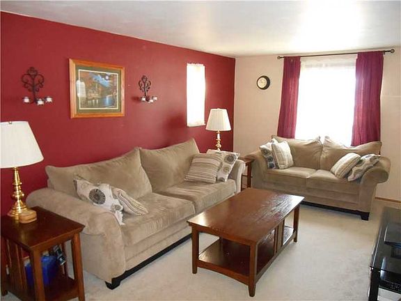 4th image of 284 Lansdowne Dr