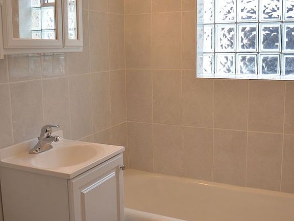 4th image of 4764 N Virginia Ave #101