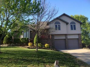 2001 W Cantebury St, Springfield, MO 65810