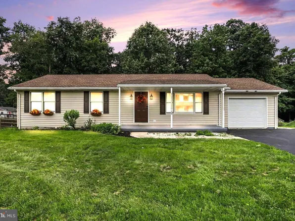 29 Chinkapin Dr, New Oxford, PA 17350