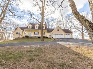 7312 Nicole Ln, Pinckney, MI 48169