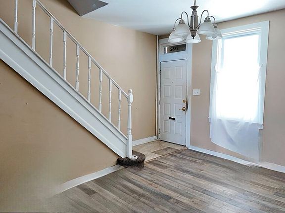 3rd image of 2562 Edmondson Ave