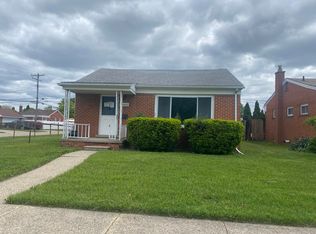 15413 Kennebec St, Southgate, MI 48195