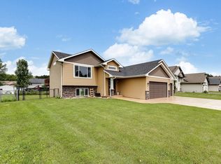 7938 384th Trl, North Branch, MN 55056