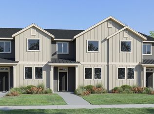 Pioneer Plan, 121 West, Redmond, OR 97756