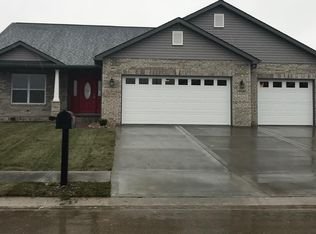 9734 Quapaw Ct, Mascoutah, IL 62258