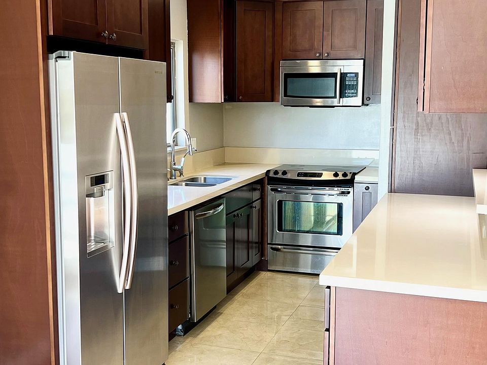 1st image of 248 S Doheny Dr