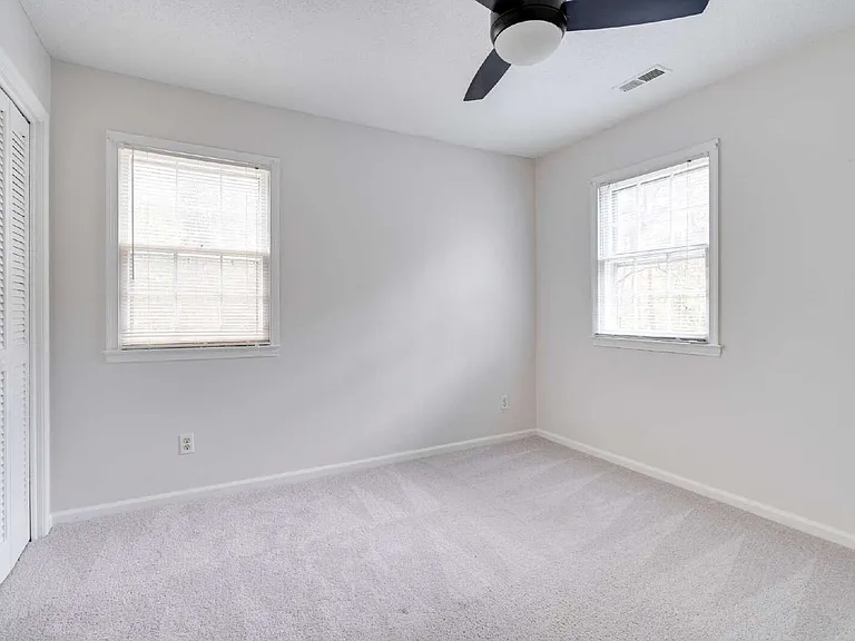 2437 Tilghman Cir — Photo 26